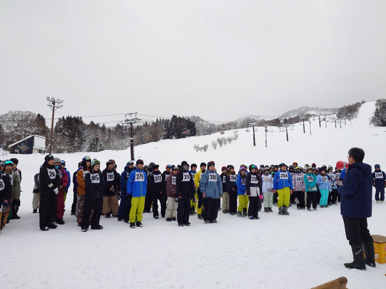 スキー授業（１・２年生）　１月２６日（月）２７日（火）